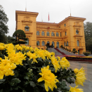 The welcoming ceremony took place outside the Presidential Palace in Hanoi. Photo: Lise Åserud, NTB scanpix